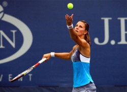 Мэнди Минелла вышла во второй круг турнира WTA в Кали