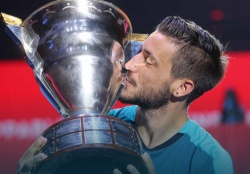 Дамир Джумхур в Санкт-Петербурге выиграл дебютный титул в ATP Tour